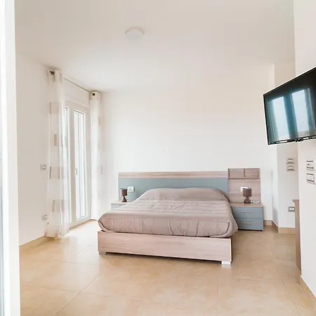 Guesthost - Scaringi Palace A * Trani