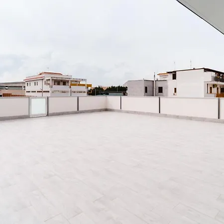 Scaringi Palace A Apartment Trani