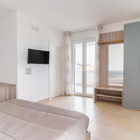 Scaringi Palace A Apartment Trani