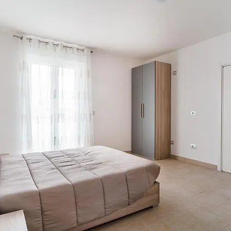 Scaringi Palace A Apartment Trani