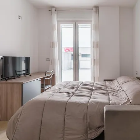 Scaringi Palace A Apartment Trani