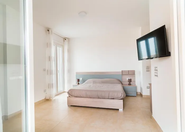 Guesthost - Scaringi Palace A * Trani